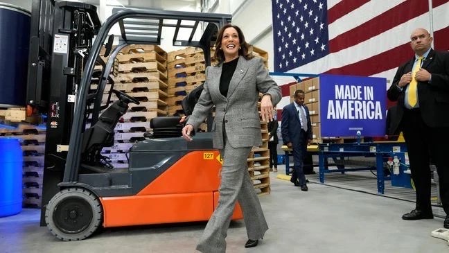 Made in America presidential manufacturing event staging